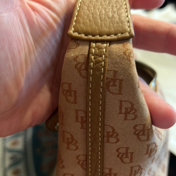 Dooney and Bourke handbag - Picture 11 of 12